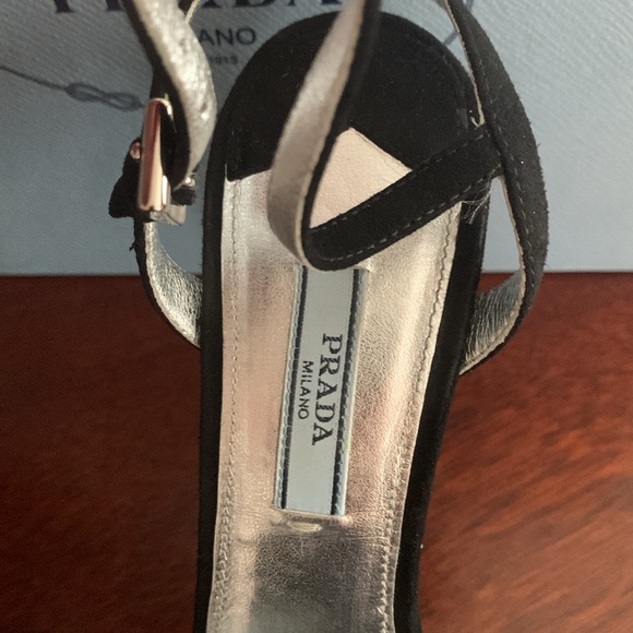 Authentic Womens gently worn Prada heels size 38/ 8 B - Picture 13 of 16